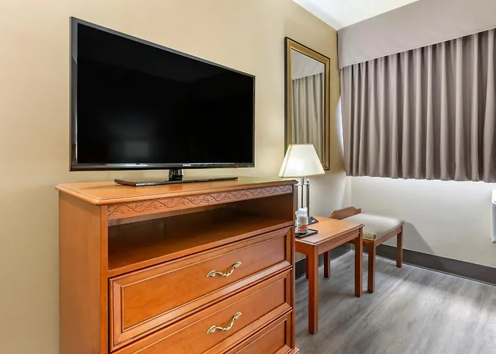 Econo Lodge & Suites - Pinehurst