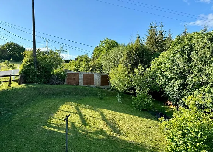 la chambre d hotes de marie indépendante et sa terrasse avec vue panoramique proche alpes mancelles