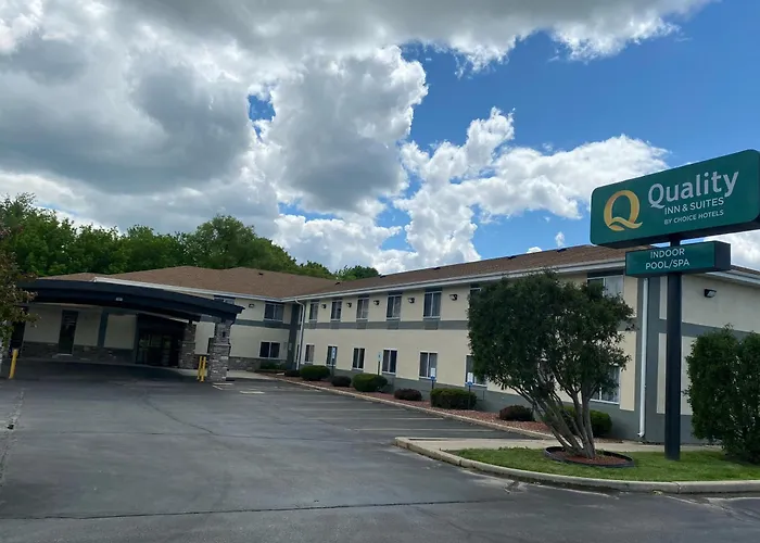 Quality Inn & Suites West Bend