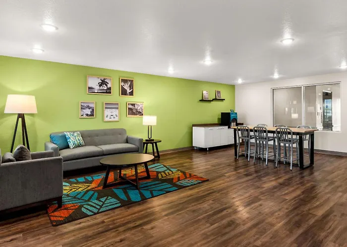 Woodspring Suites Port St Lucie