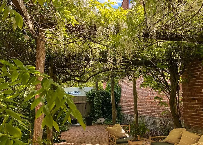 Gardens & Apotekarns