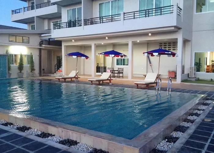 Sea Mountain Khanom Hotel