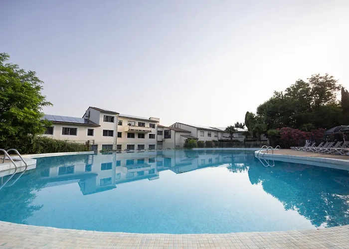 Logis Hotel Restaurant SPA Les Oliviers