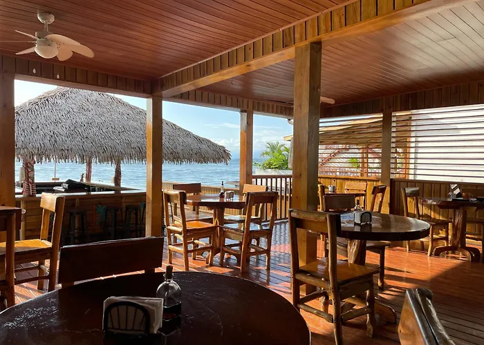Hotel Bocas Town