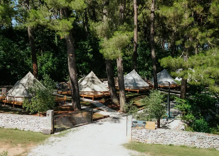 Camp 'Dvor' Bell Tent Accommodation