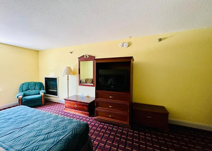 Ozark Inn And Suites