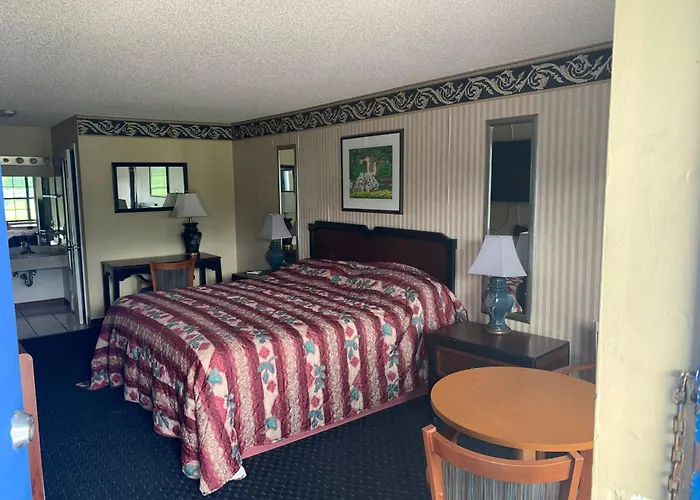 Deerwood Inn & Madison Campground