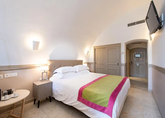 Hotel Golf & Spa Chateau De La Begude The Originals Collection Valbonne