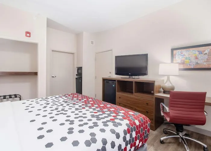Econo Lodge Inn & Suites -North Gulf Shores