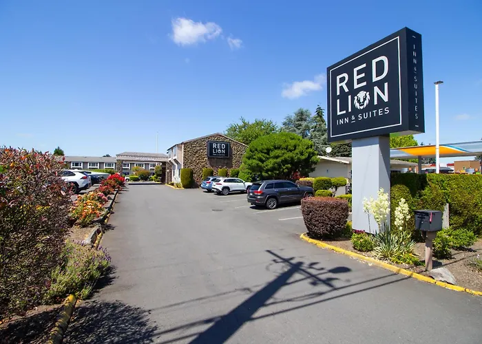 Red Lion Inn & Suites