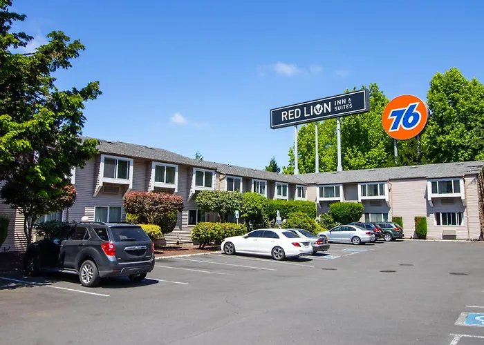 Red Lion Inn & Suites