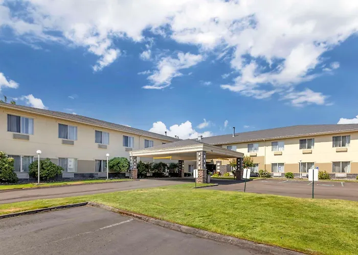 Comfort Suites Near Mall