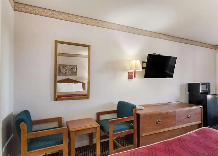 Econo Lodge Calhoun North Damascus