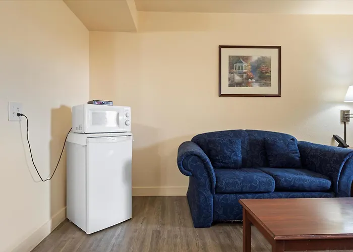 Quincy Inn And Suites