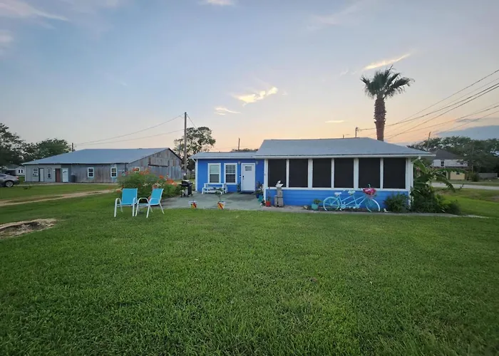 Coastal Cottage Bay House
