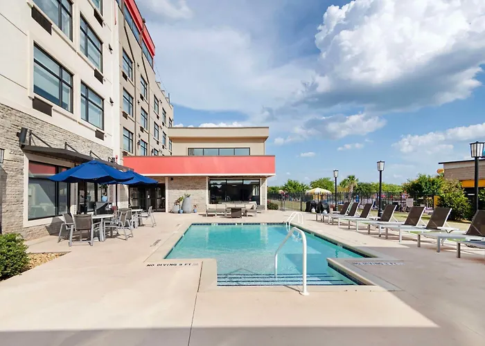 Best Western Plus Executive Residency Rigby'S Water World Hotel
