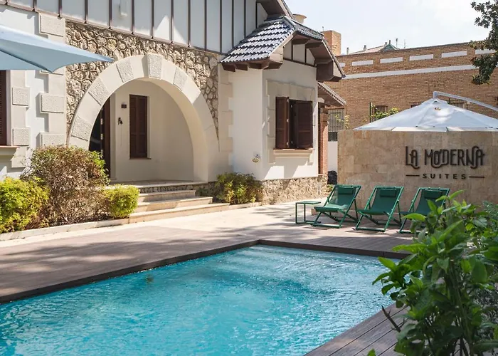 La Moderna Suites