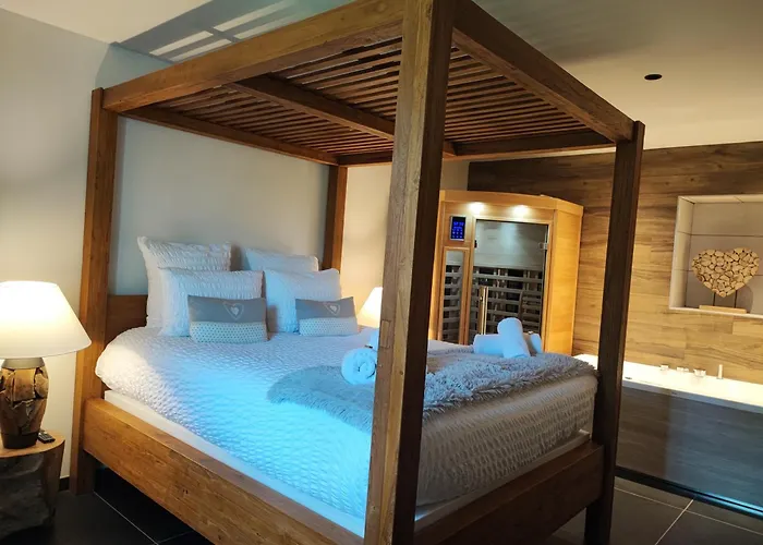 Géraniums Et Neige Fraîche, Demeure de prestige avec suites appartements, chambre tout confort, certaines avec spa et sauna privatifs au cœur du Jura à Métabief dans le Haut-Doubs