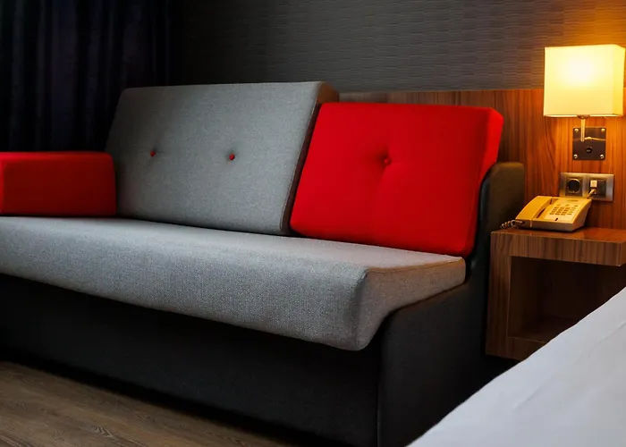 Holiday Inn Express Bilbao Airport By Ihg Derio