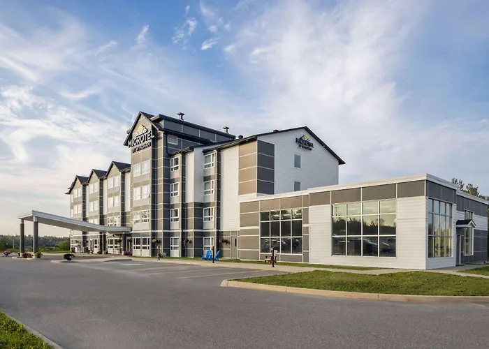 Microtel Inn & Suites By Wyndham Kirkland Lake