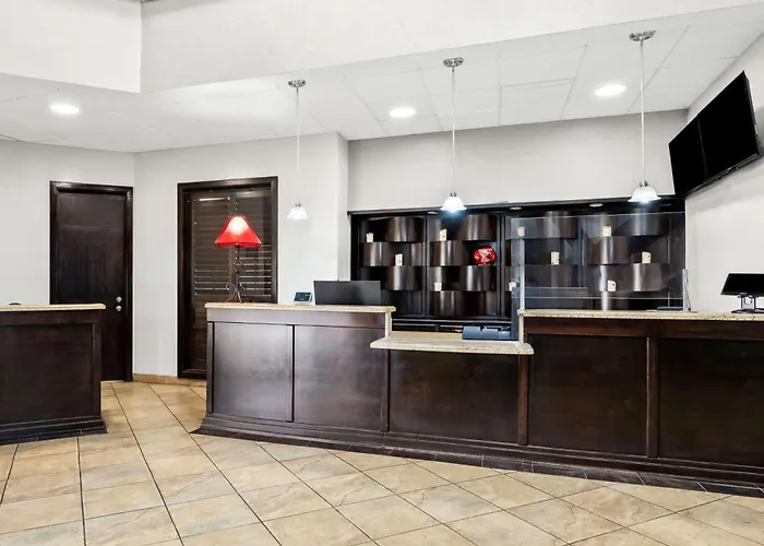 Surestay Plus Hotel By Best Western Lubbock Medical Center
