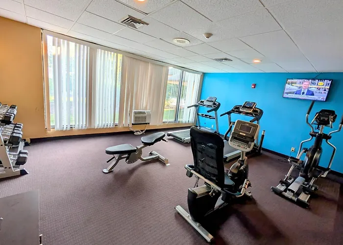 Fairmount Inn & Suites - Stroudsburg, Poconos