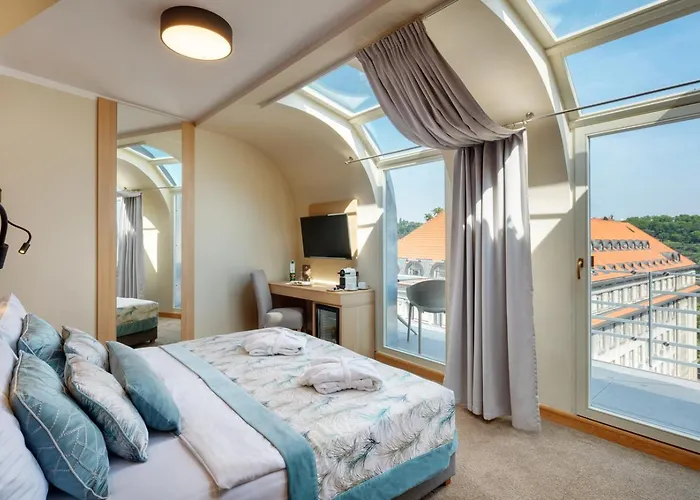 Hotel Clement