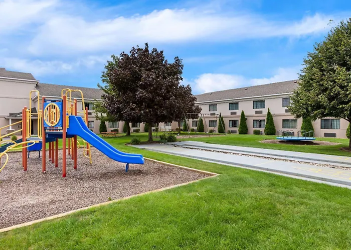 Comfort & Suites Near Us-10