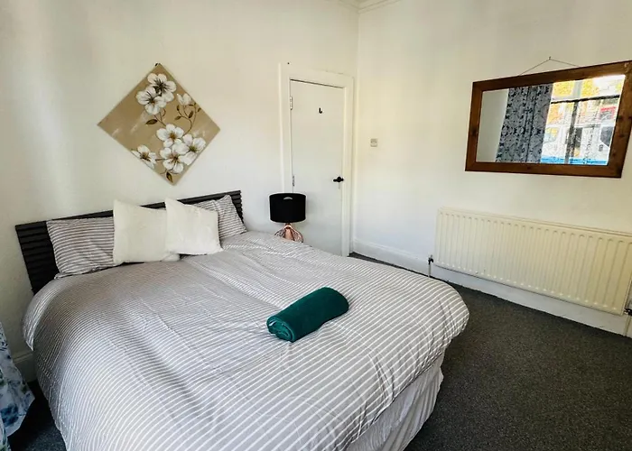 Ella Street Double Room