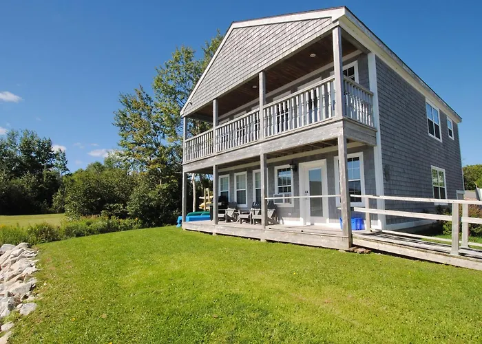 Keltic Quay Cottages & Bayfront Lodge
