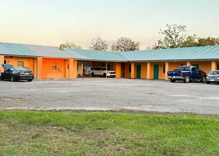 Greenlawn Motel