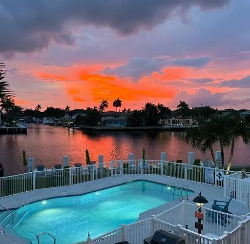 Aloha Apartments On The Intracoastal-Walk To The Beach