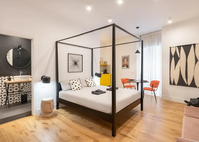 The Idyll Boutique apartment - Suite in Napoli's Spanish Quarters