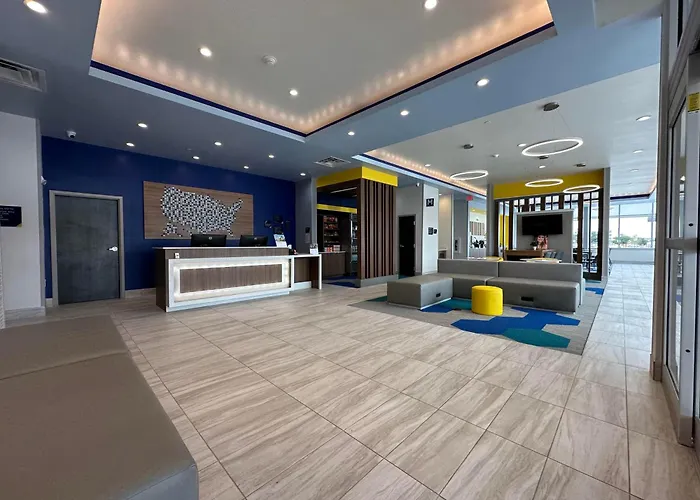 Microtel Inn & Suites By Wyndham West