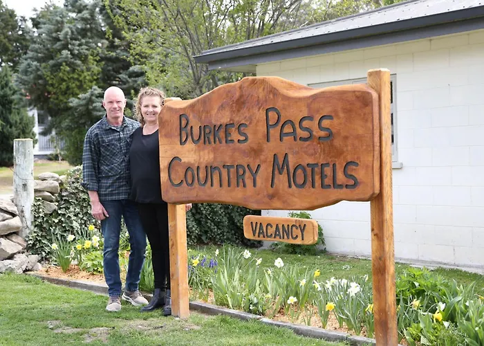 Burkes Pass Country s