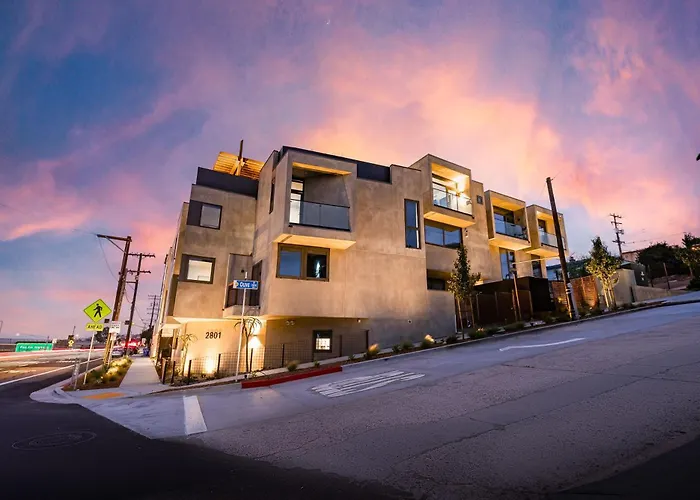 City24 Condo Hotel Little Italy Mission Hills