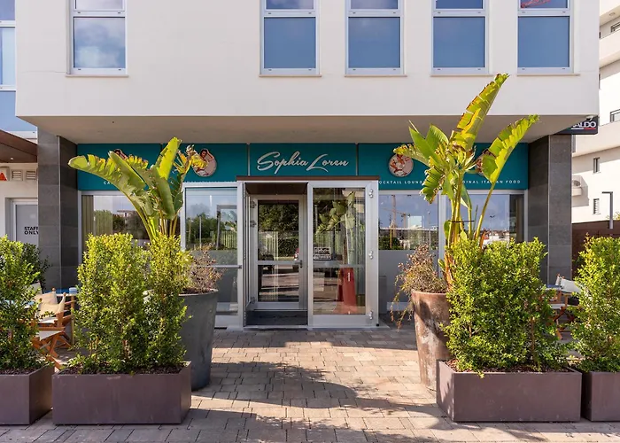 Green Park Penthouse Suite & Pool - Heated Pool -
