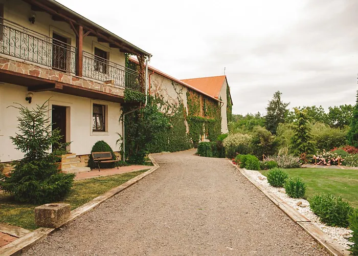 Hotel Lony