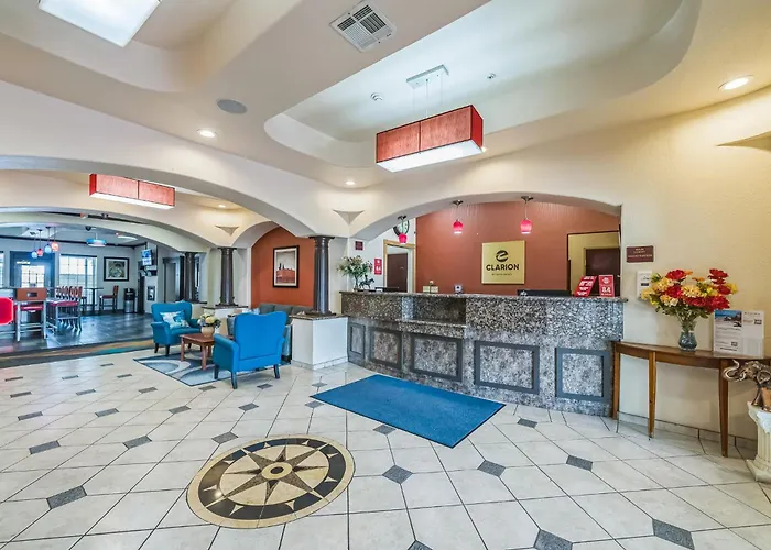 Clarion Inn & Suites Weatherford South