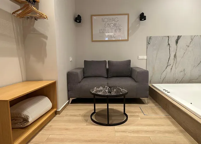 Belle Athenes - Luxury Rooms At Monastiraki Railway Station