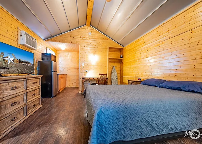 Horseshoe Lodges