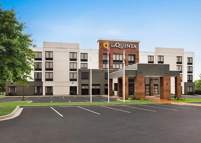 La Quinta By Wyndham Newark -