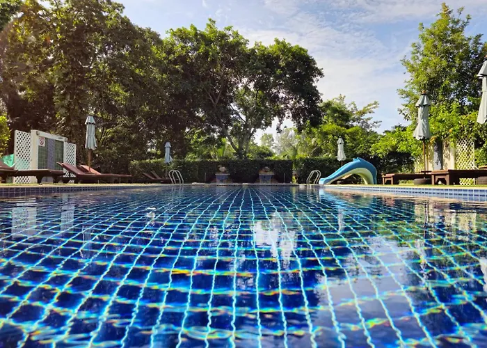 Baan Panwa Resort