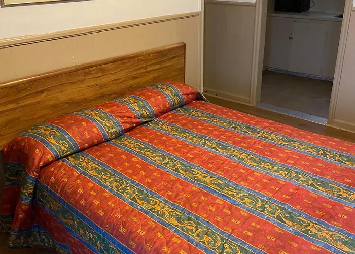 Tacoma Center Motel