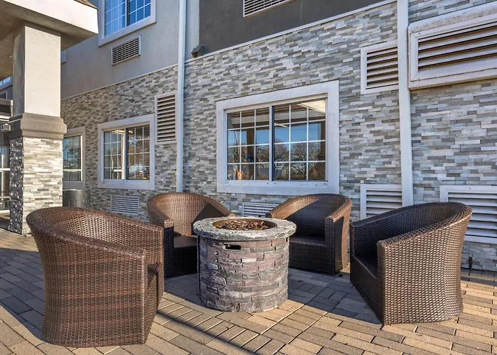 Country Inn & Suites By Radisson Bolingbrook, I-55