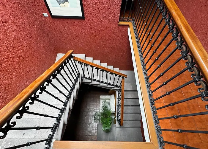 Portico Hotel & Galeria