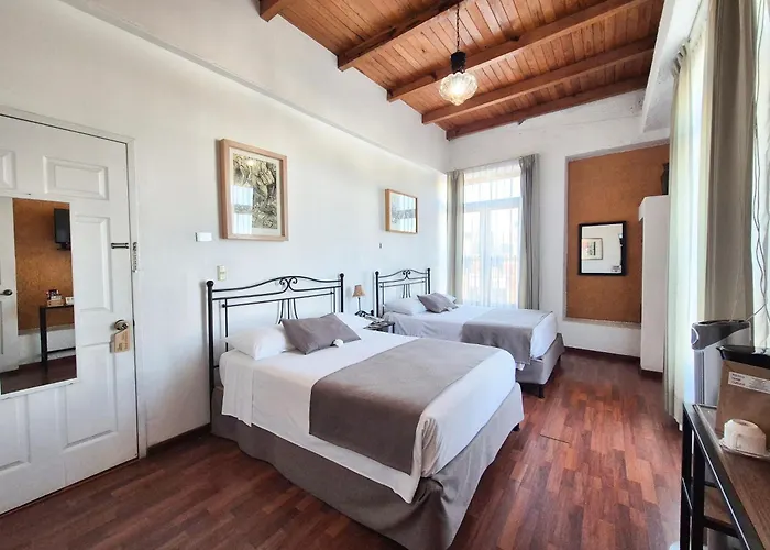 Portico Hotel & Galeria