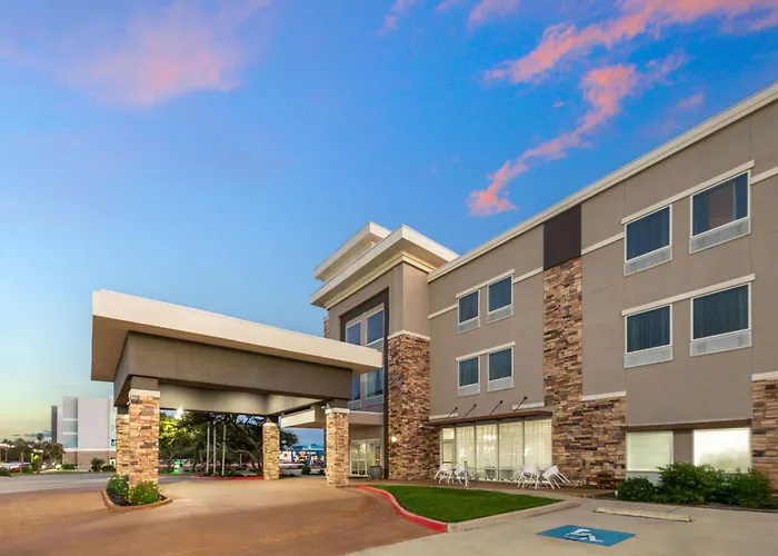 La Quinta By Wyndham - Fulton