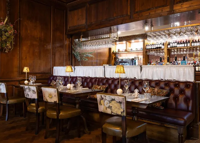 The White Hart - A Heartwood Inn