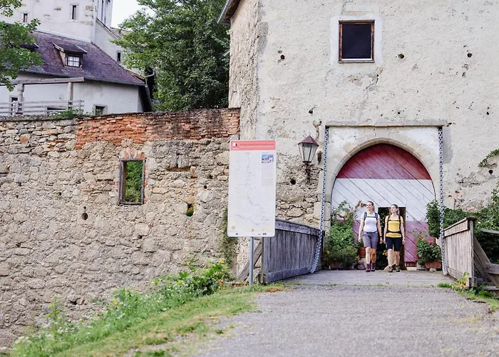 Schatz.Kammer Burg Kreuzen